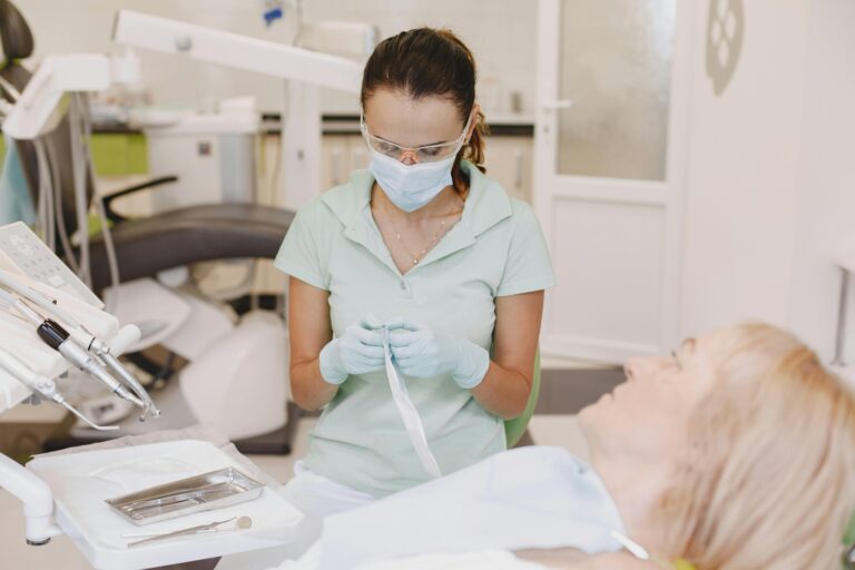 remboursement des soins dentaires : couronne dentaire et implant dentaire