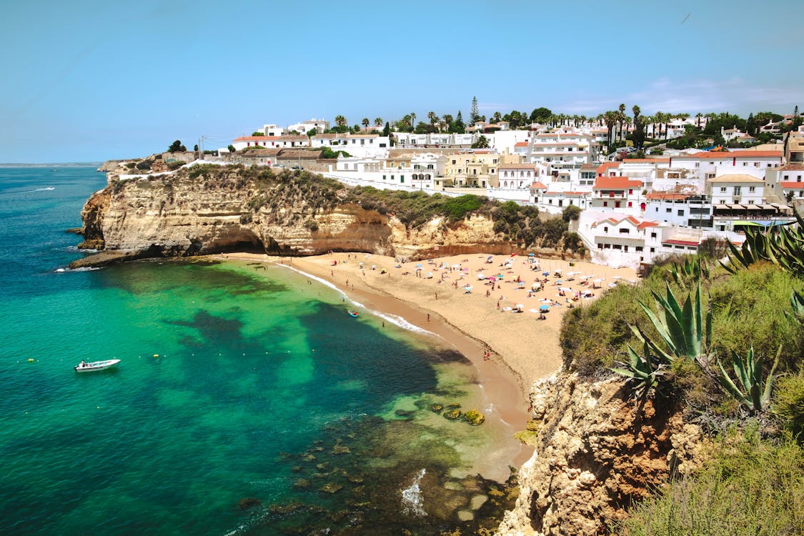 dental tourism in Portugal: find the best dentists in Portugal