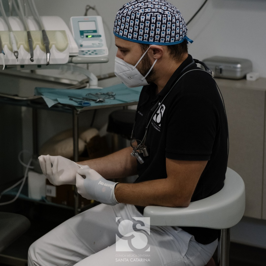 Pose implant dentaires all-on-6 à Porto