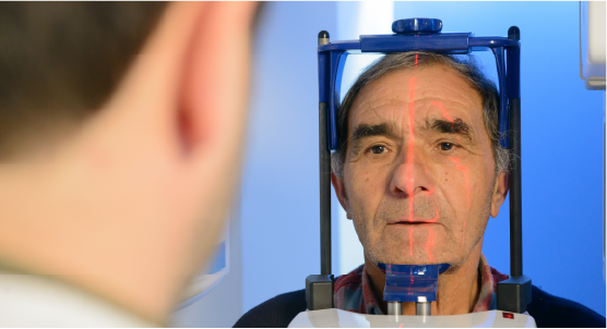 Scanner 3D CBCT pour planifier un implant dentaire chez un patient fumeur au Portugal