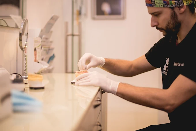 Implants dentaires Straumann, Neodent et Anthogyr présentés à la clinique au Portugal